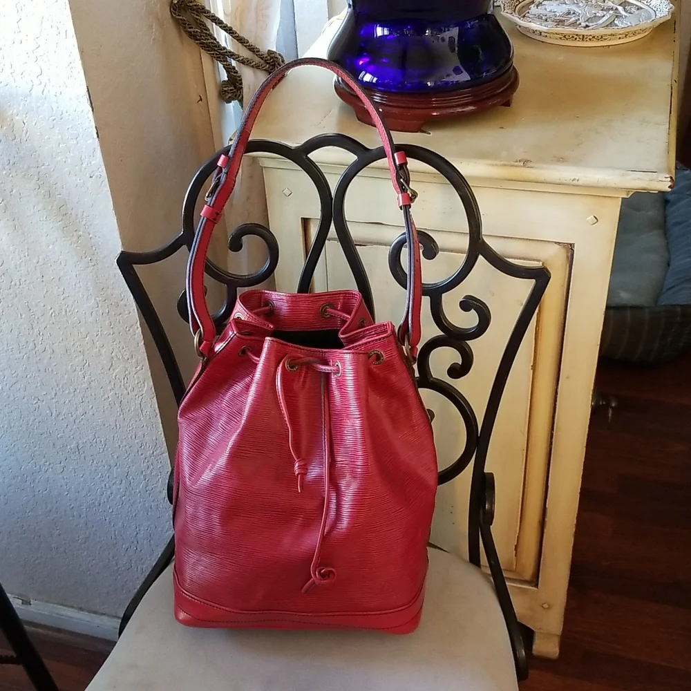 EXQUISITE SHOULDER BAG - Picture 3 of 16